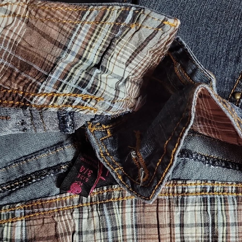 Stylish Denim Studded Shorts - Picture 5 of 7